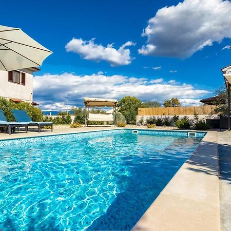 Apartman Luni Sa Bazenom - Malinska, Sveti Anton Sveti Anton  外观 照片