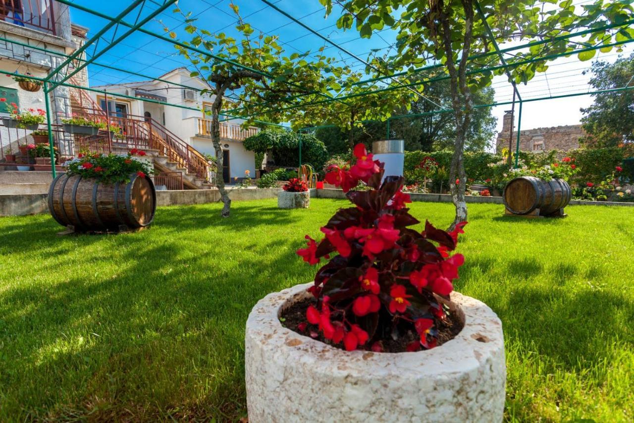 Apartman Luni Sa Bazenom - Malinska, Sveti Anton Sveti Anton  外观 照片